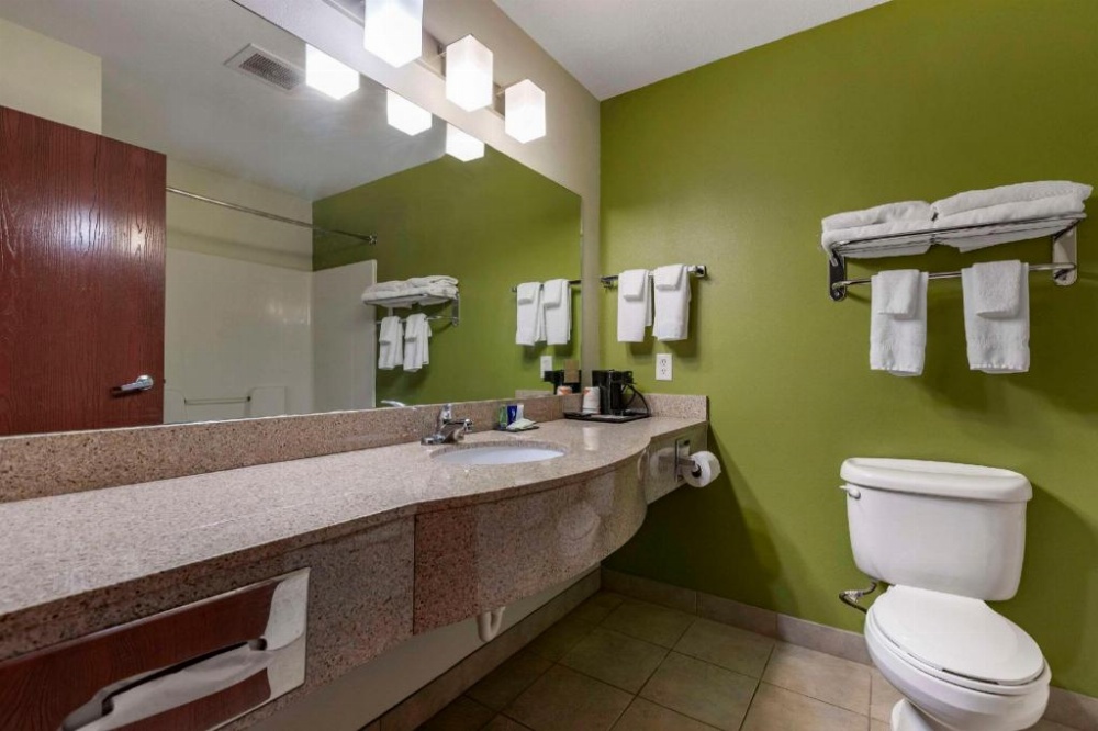 Sleep Inn & Suites Pleasant Hill Image 13