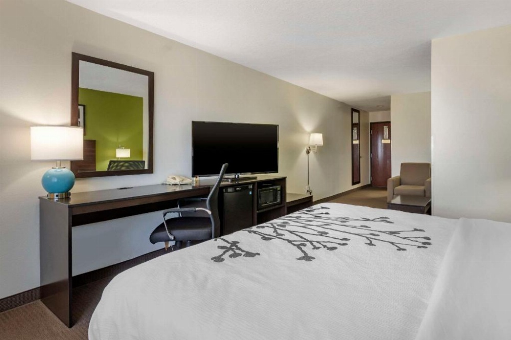 Sleep Inn & Suites Pleasant Hill Image 15