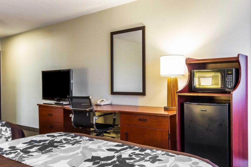 Sleep Inn & Suites Pleasant Hill Image 19