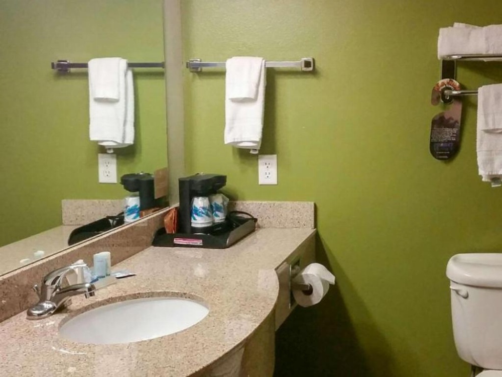 Sleep Inn & Suites Pleasant Hill Main image