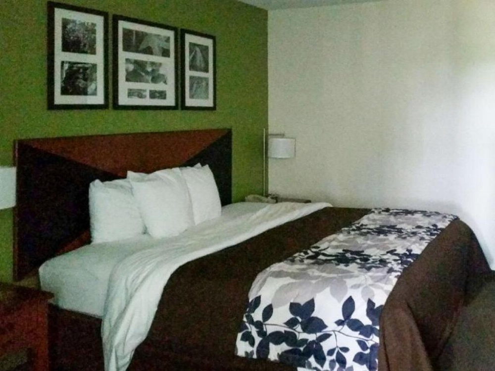 Sleep Inn & Suites Pleasant Hill Main image