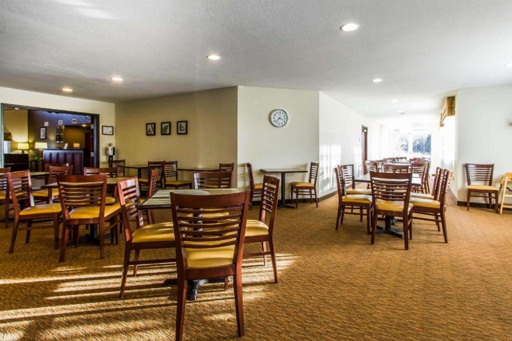 Sleep Inn & Suites Pleasant Hill Image 36