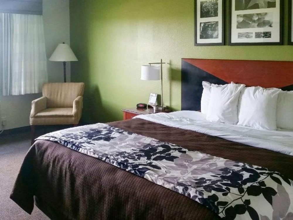 Sleep Inn & Suites Pleasant Hill