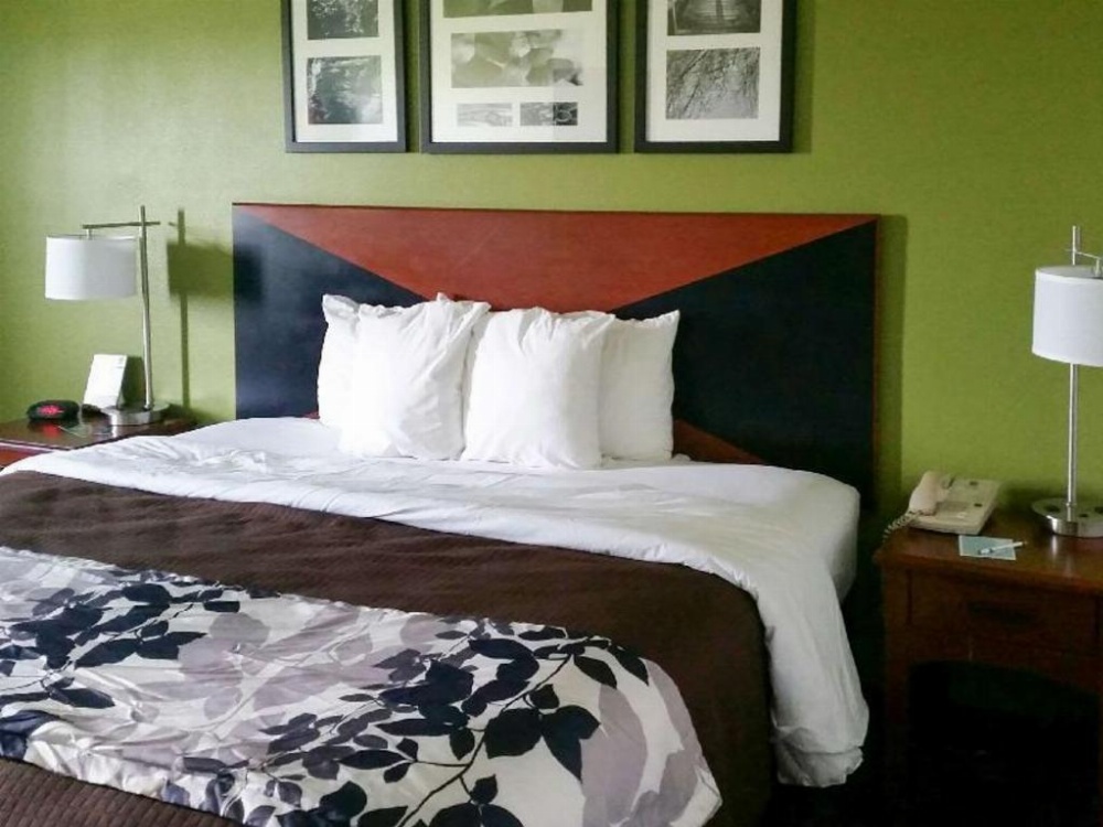 Sleep Inn & Suites Pleasant Hill